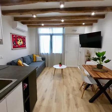 Gozamena דירה זראוטס